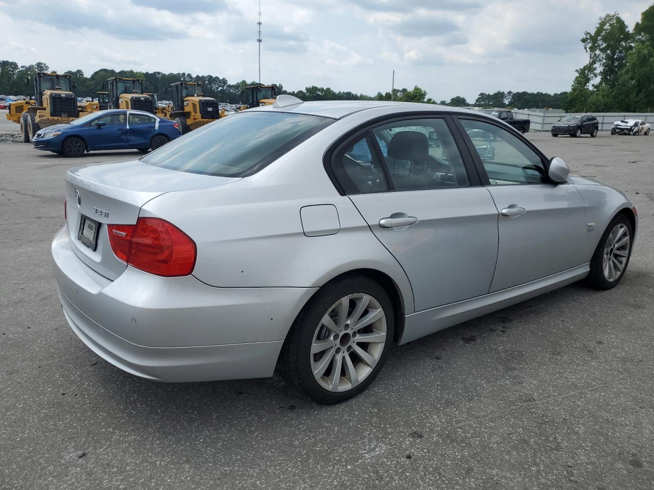 2011 BMW 328 Xi - Фото 3