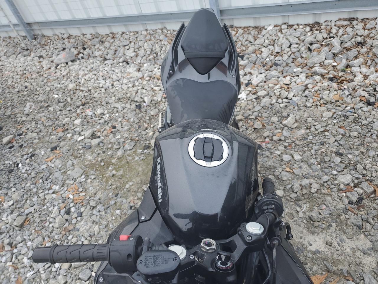2023 Kawasaki Ninja 400 - Фото 5
