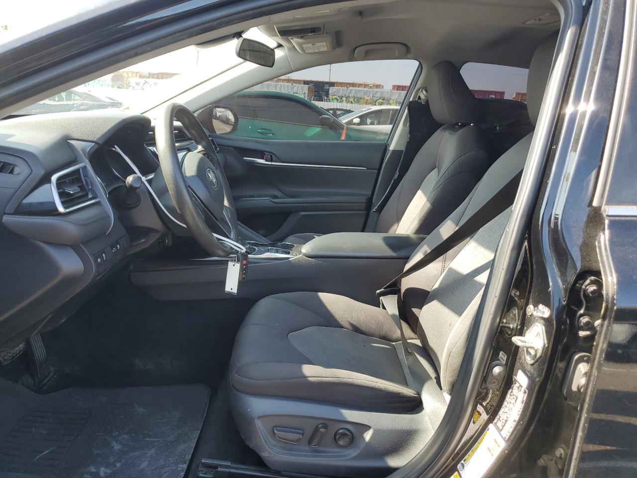 2018 Toyota Camry Le - Image 7