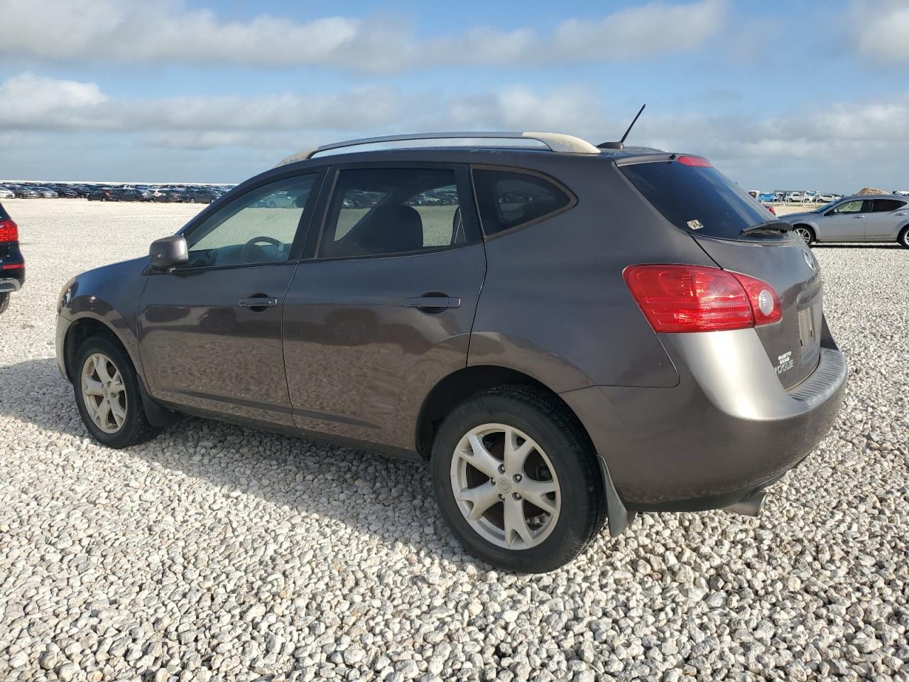 2008 Nissan Rogue - Image 2