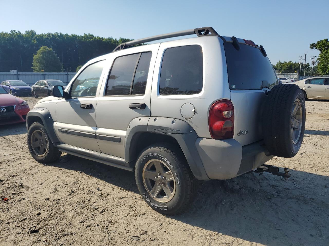2006 Jeep Liberty Renegade - Фото 2