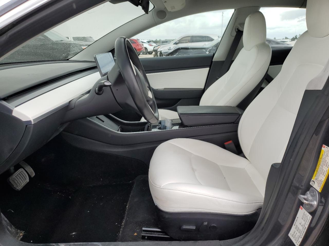 2018 Tesla Model 3 - Фото 7