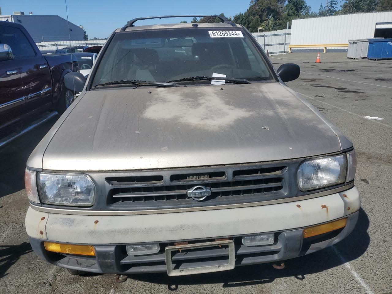 1996 Nissan Pathfinder Xe - Image 5