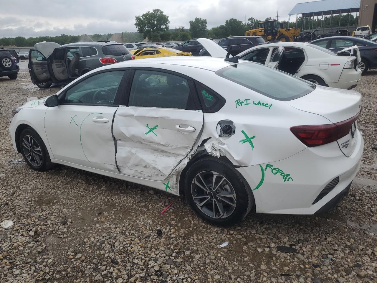 2023 Kia Forte Lx - Фото 2