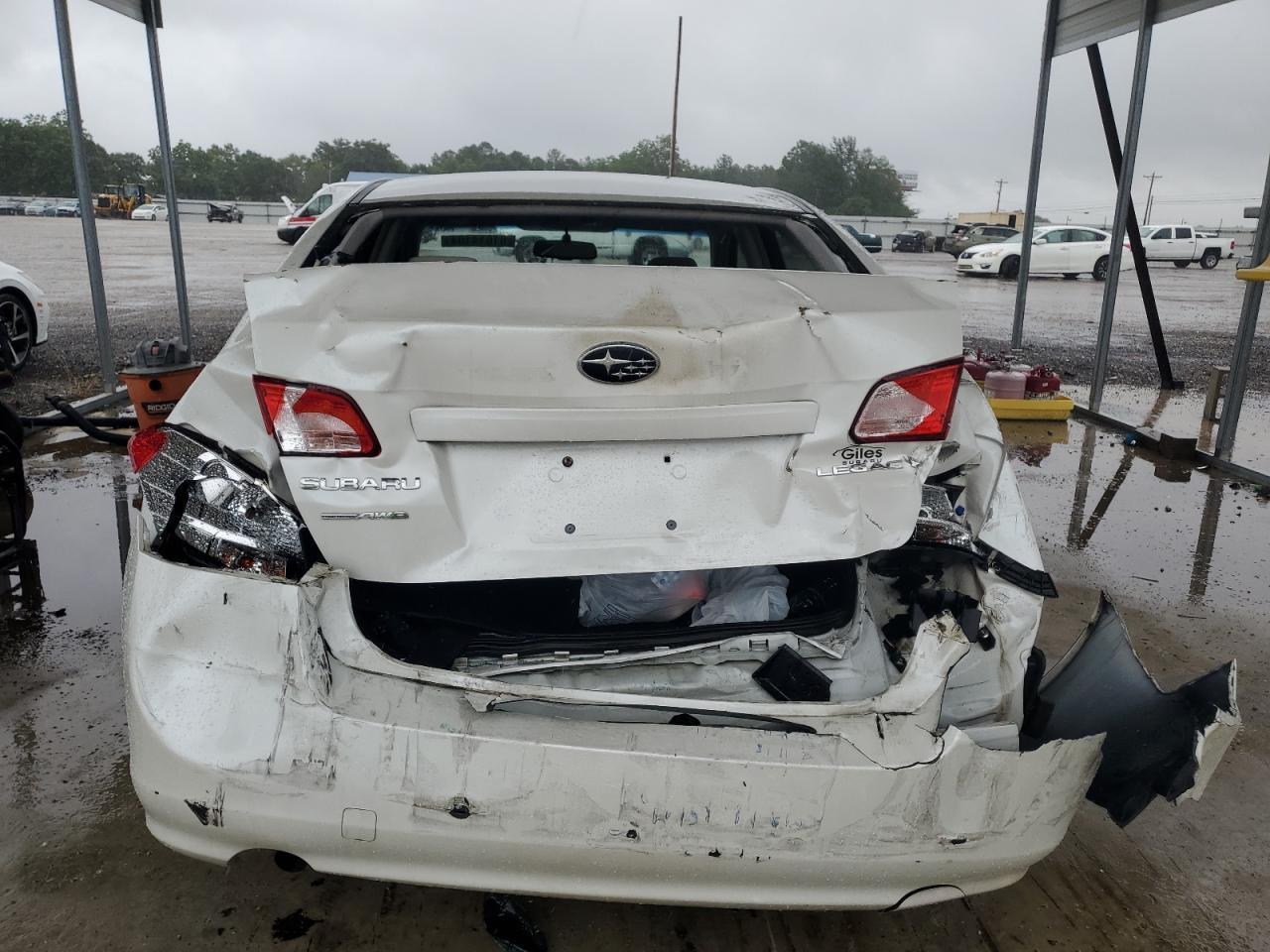 2010 Subaru Legacy 2.5I - Image 6