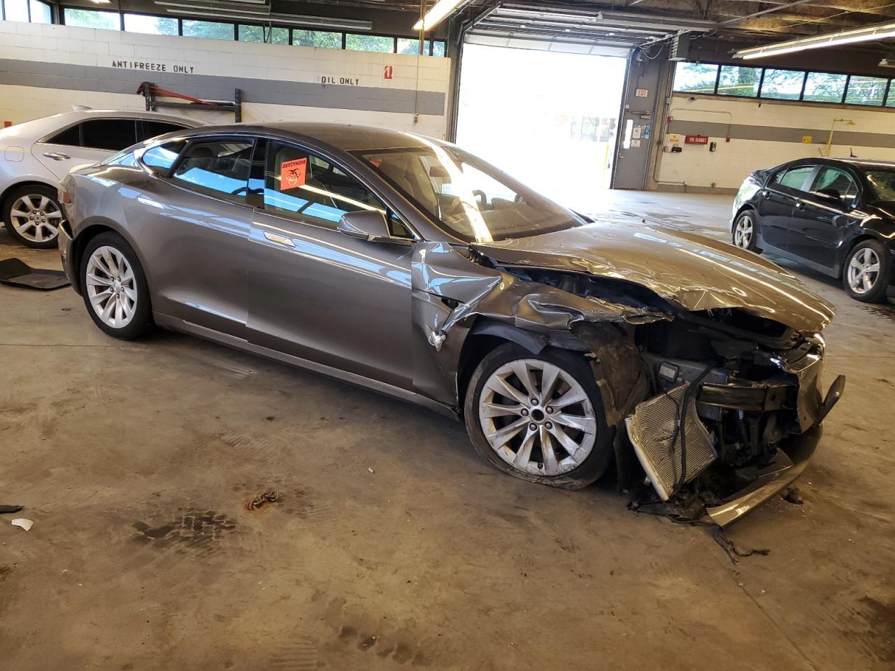 2016 Tesla Model S - Фото 4