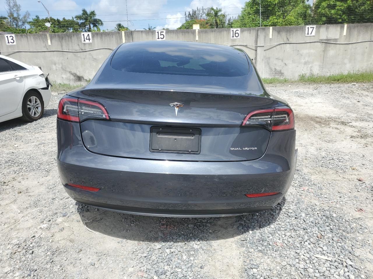 2022 Tesla Model 3 - Фото 6