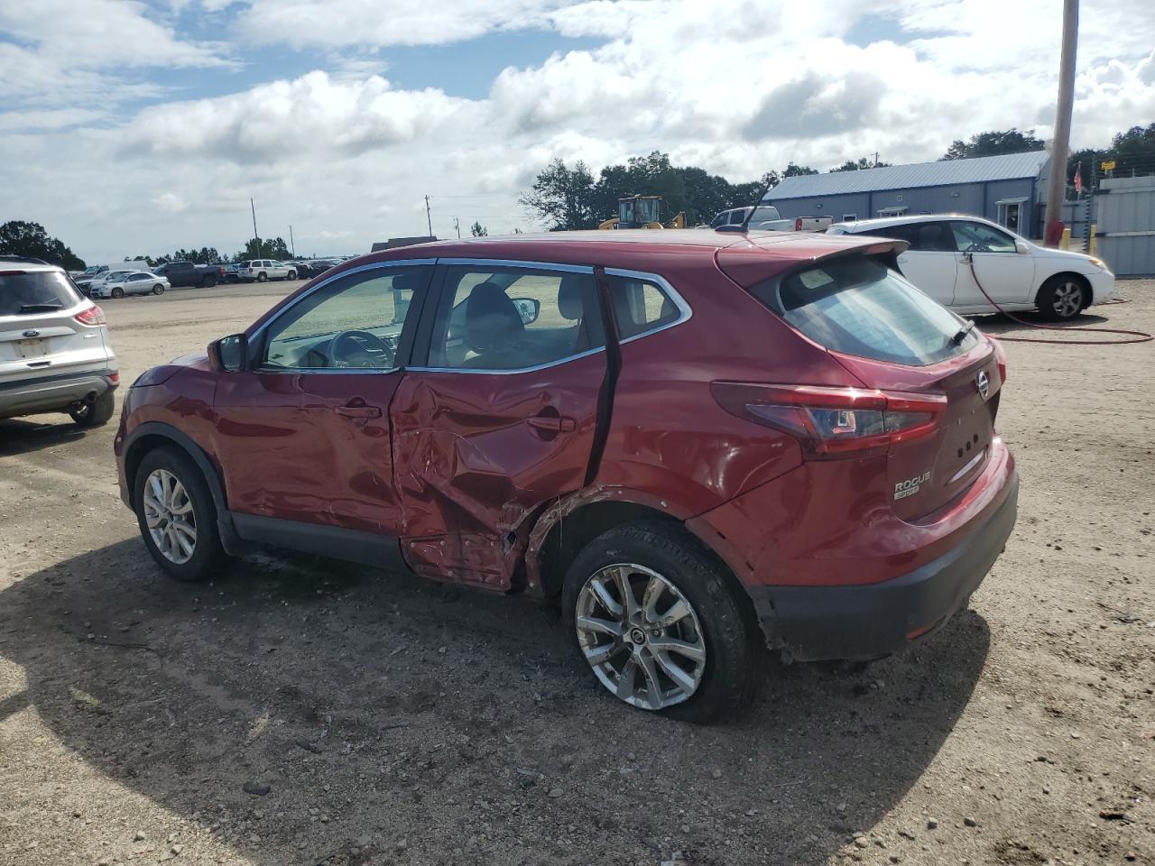 2021 Nissan Rogue Sport S - Фото 2