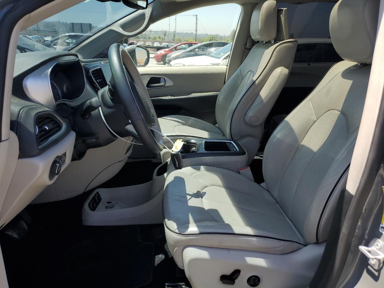 2020 Chrysler Pacifica Hybrid Limited - Фото 7