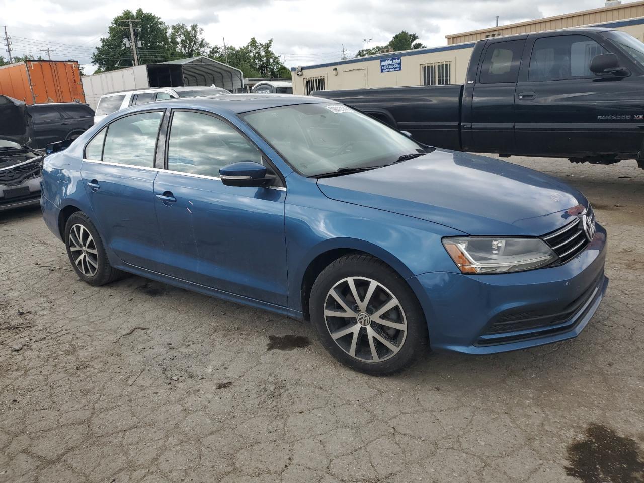 2017 Volkswagen Jetta Se - Фото 4