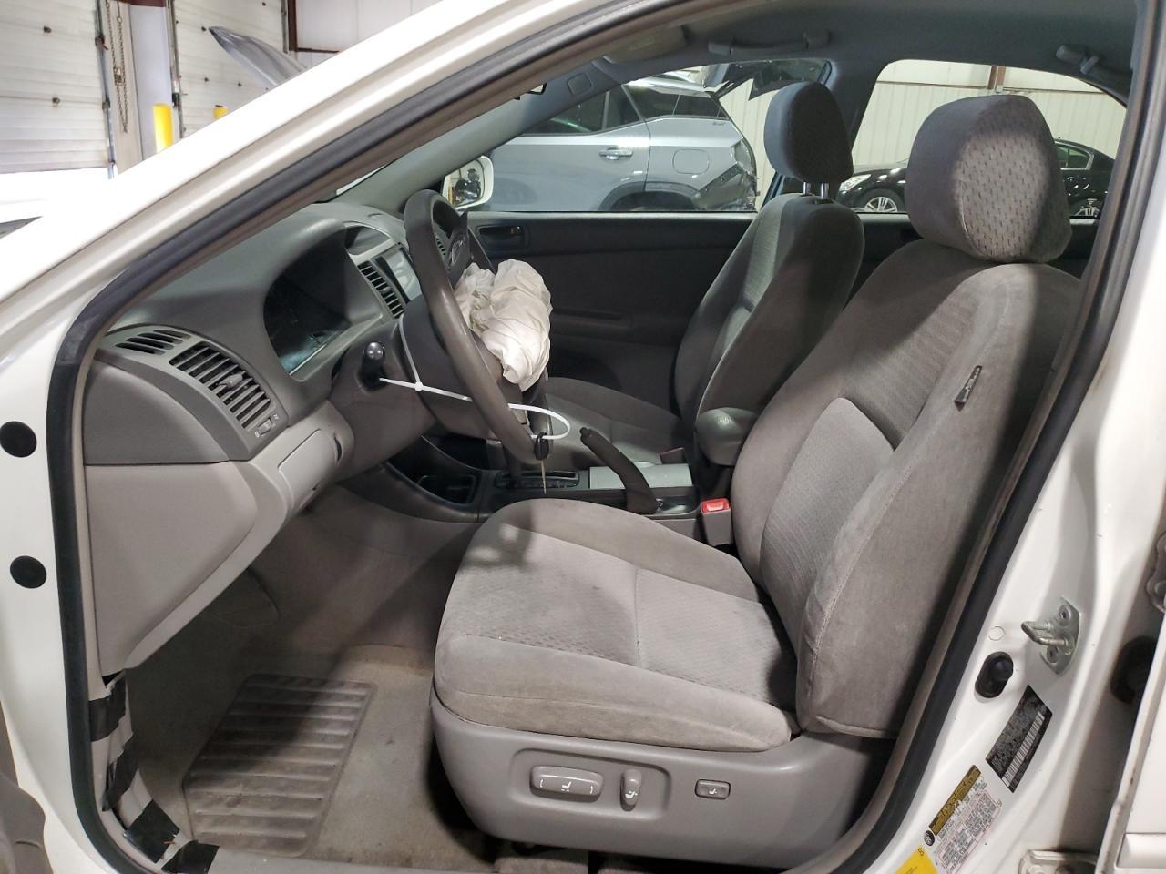 2004 Toyota Camry Le V6 - Фото 7