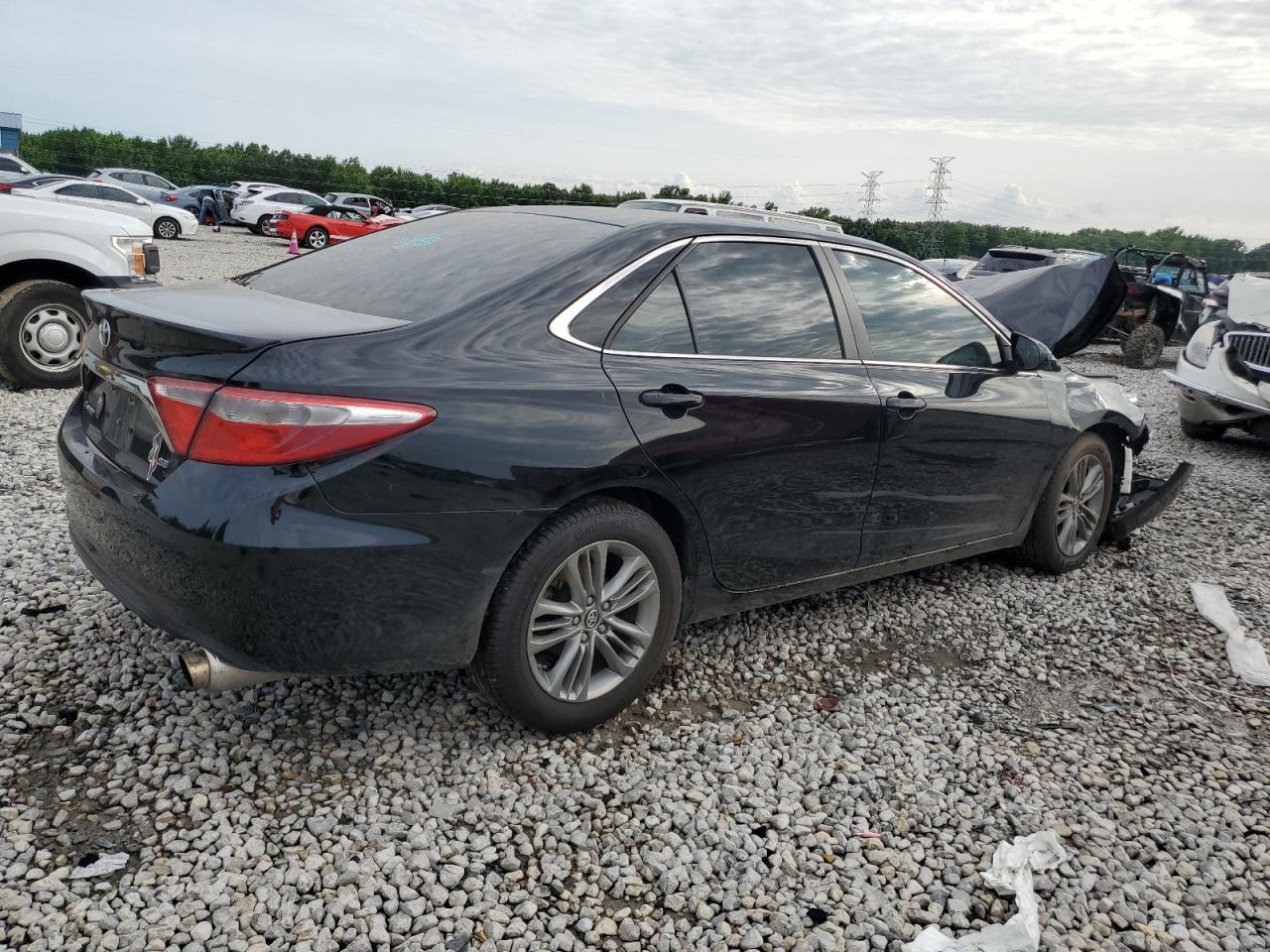 2017 Toyota Camry Se - Фото 3