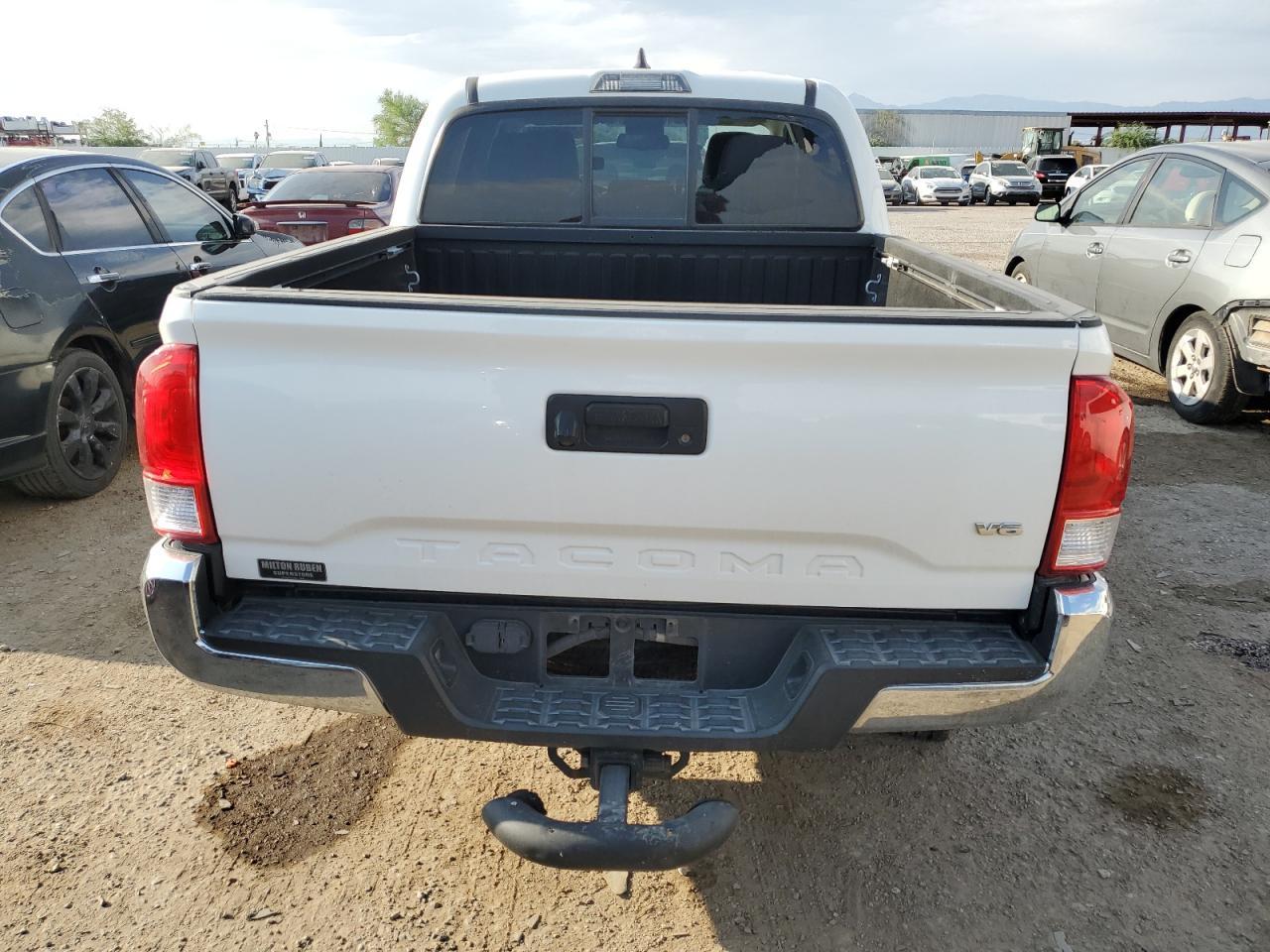 2017 Toyota Tacoma Double Cab - Image 6