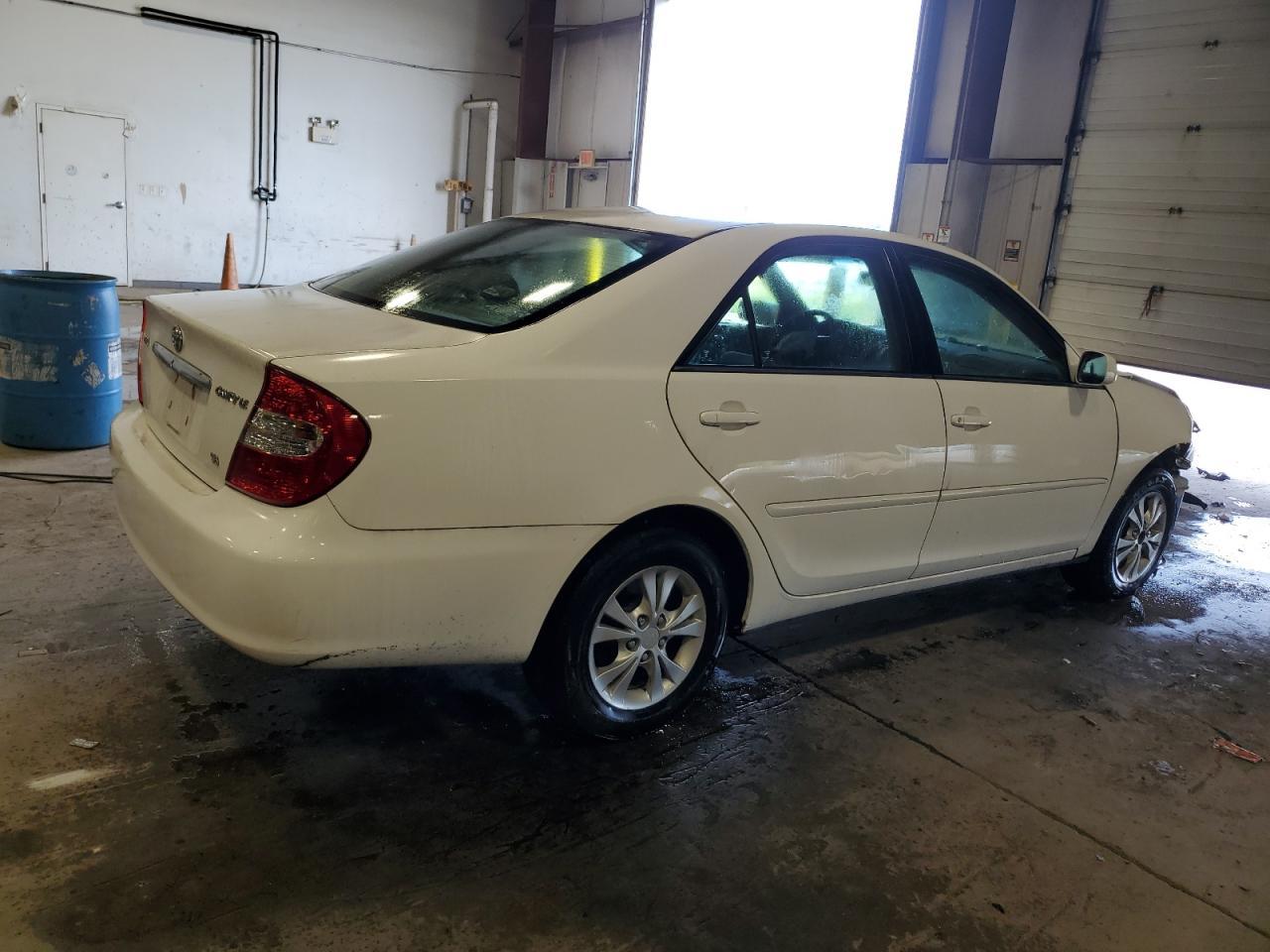 2004 Toyota Camry Le V6 - Фото 3