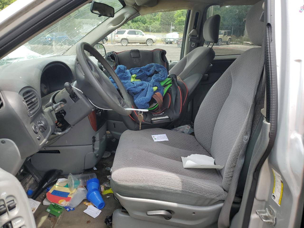2007 Chrysler Town & Country Lx - Фото 7