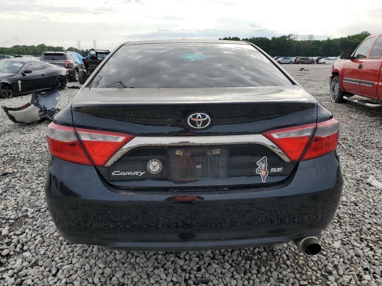 2017 Toyota Camry Se - Фото 6