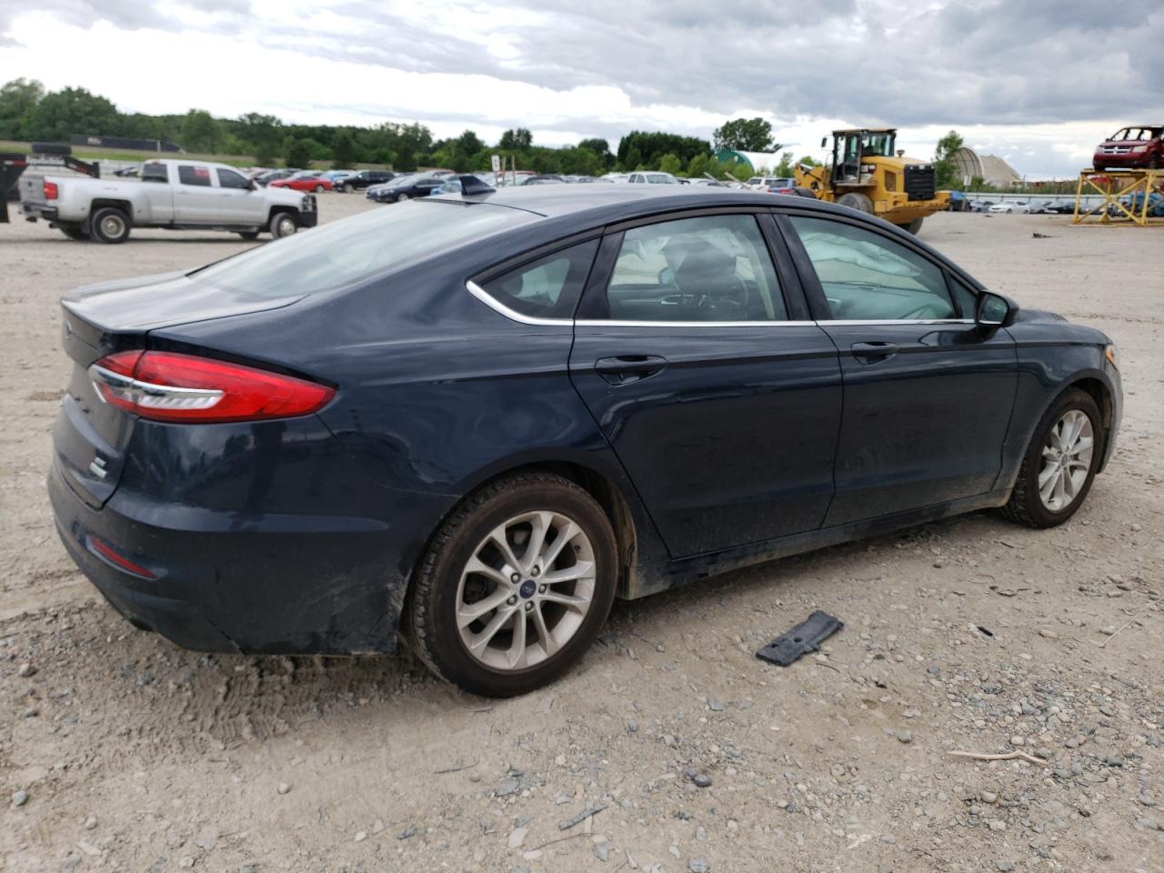 2020 Ford Fusion Se - Фото 3