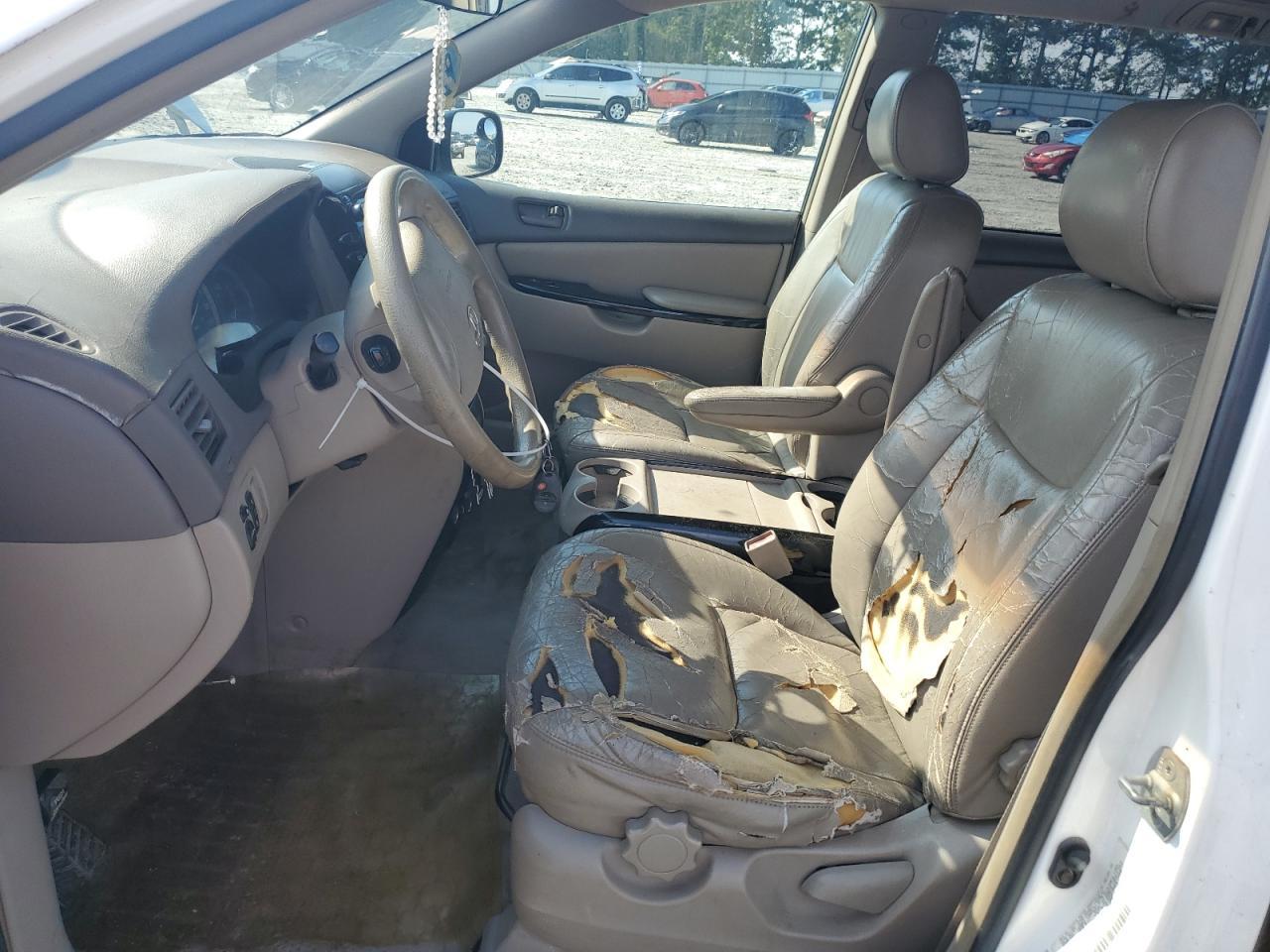 2004 Toyota Sienna Ce - Фото 7