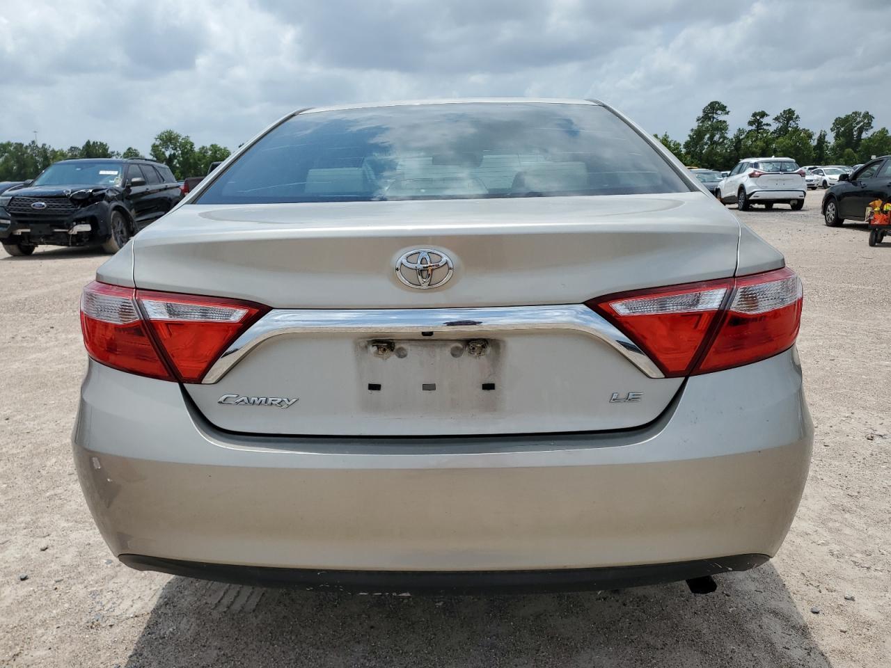 2016 Toyota Camry Le - Фото 6