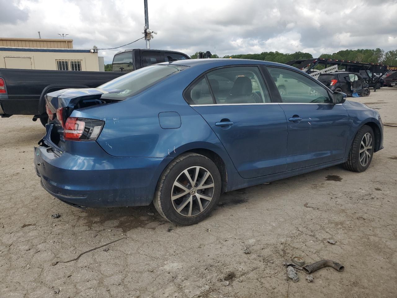 2017 Volkswagen Jetta Se - Фото 3