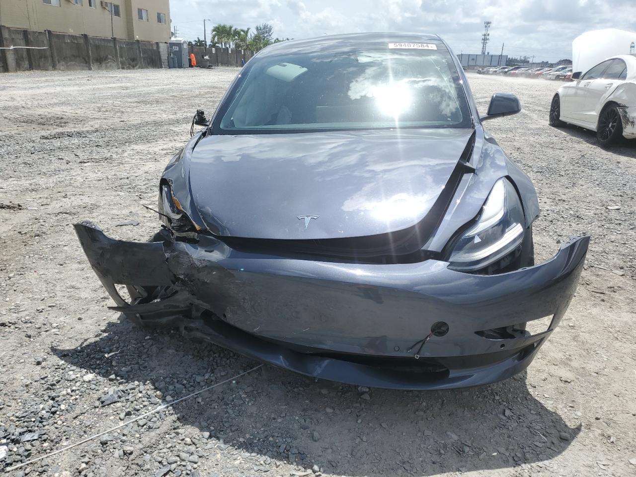 2022 Tesla Model 3 - Фото 5