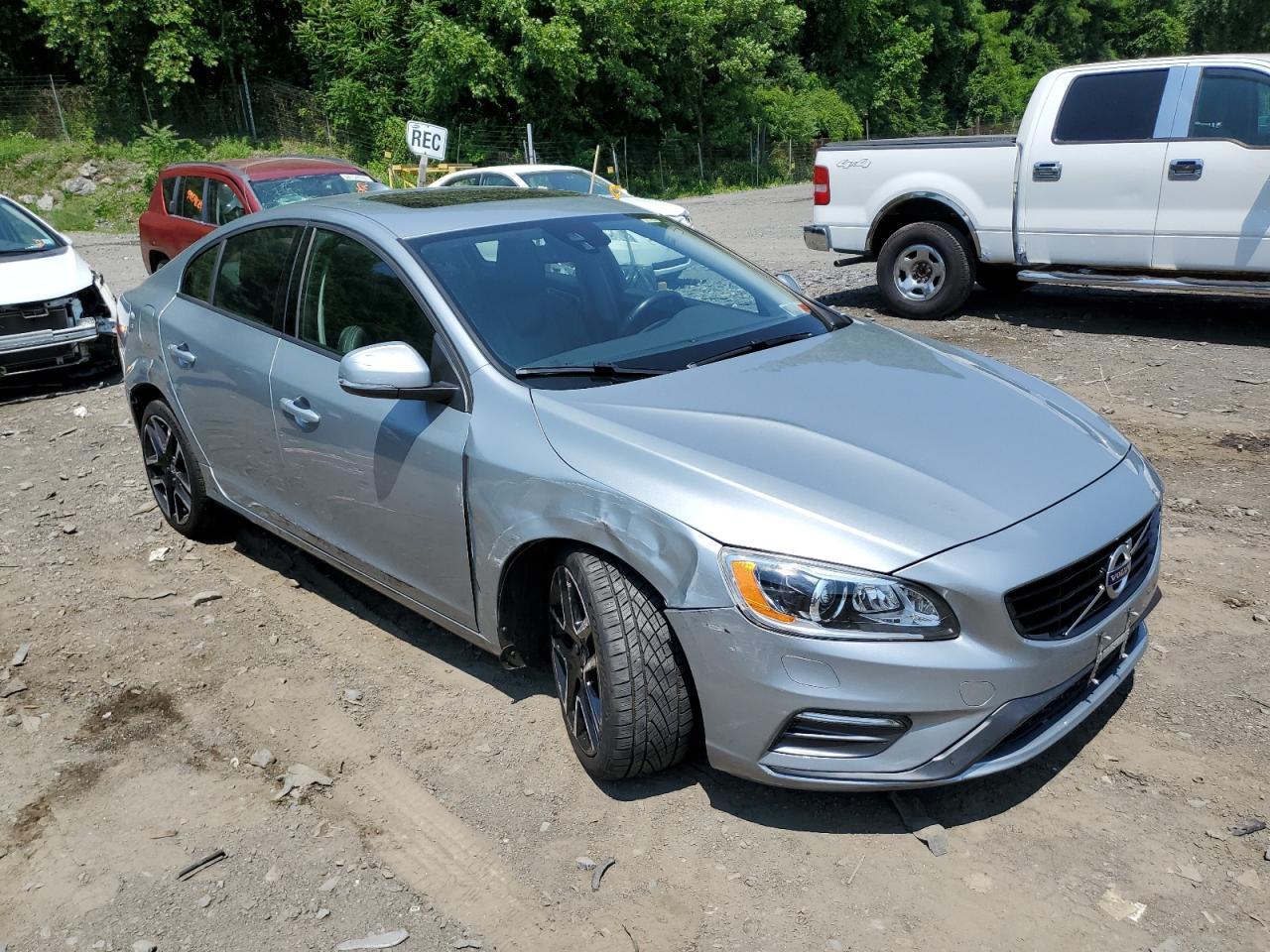 2018 Volvo S60 Dynamic - Image 4