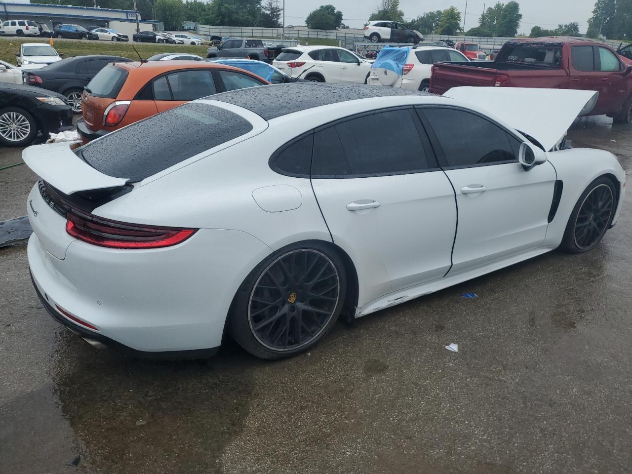 2017 Porsche Panamera 4S - Фото 3