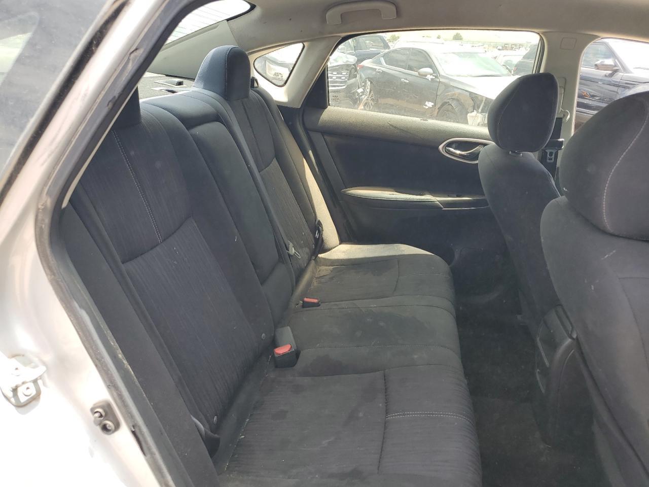 2016 Nissan Sentra S - Image 6