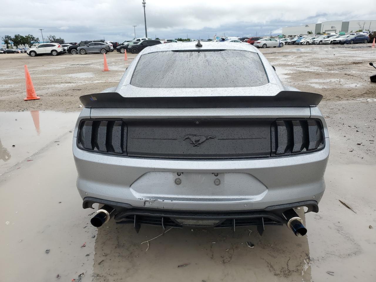 2020 Ford Mustang - Фото 6