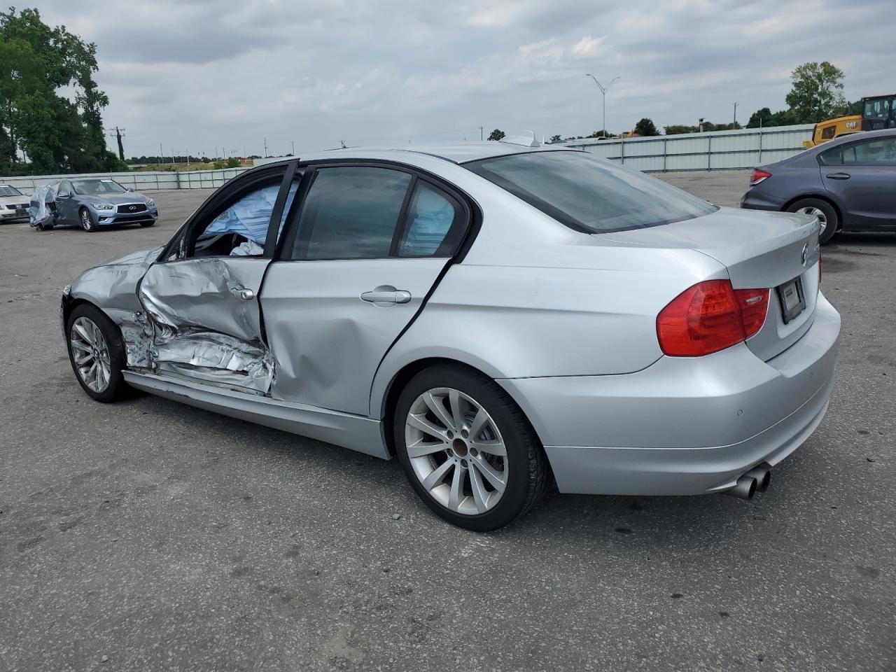 2011 BMW 328 Xi - Фото 2