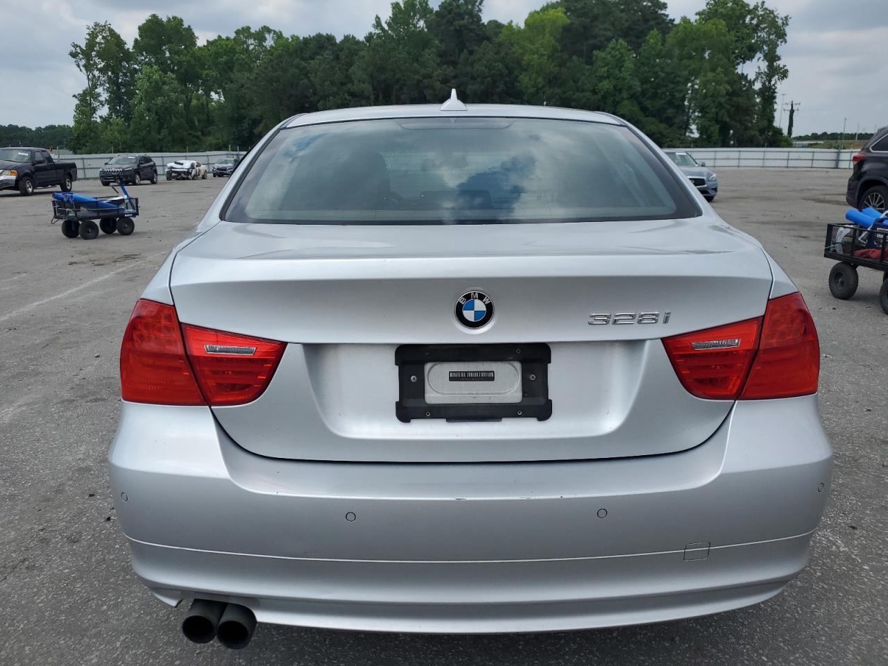 2011 BMW 328 Xi - Фото 6
