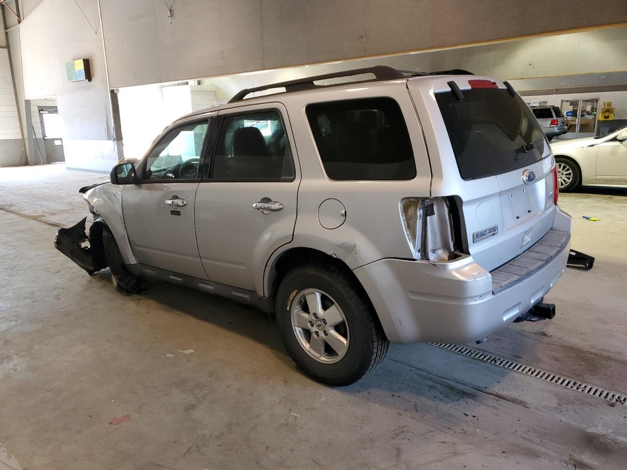 2011 Ford Escape Xlt - Image 2