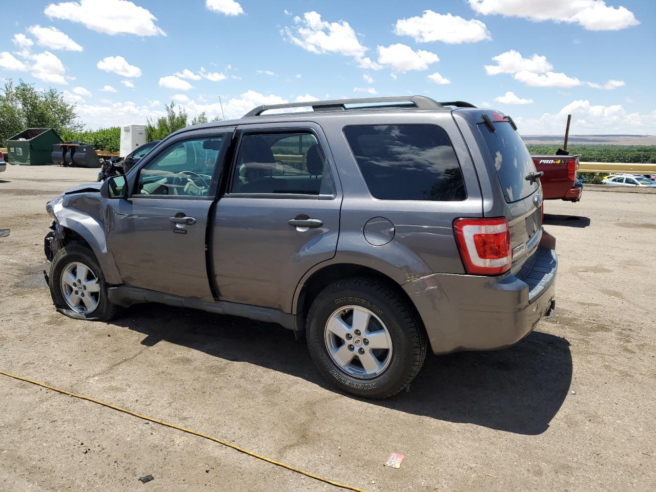 2009 Ford Escape Xlt - Image 2
