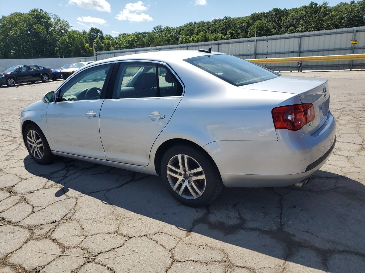 2005 Volkswagen New Jetta 2.5L Option Package 2 - Фото 2