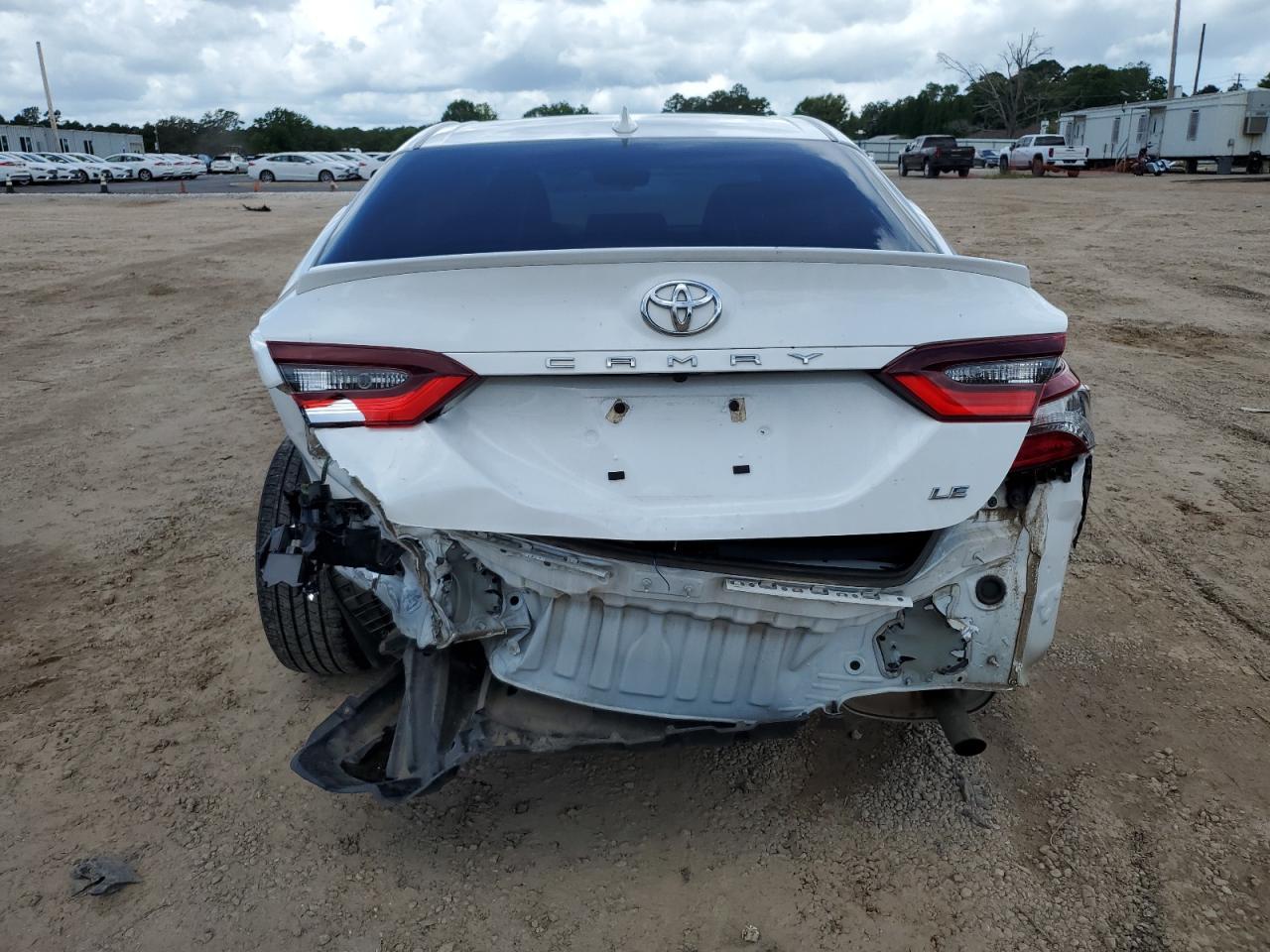 2023 Toyota Camry Le - Фото 6