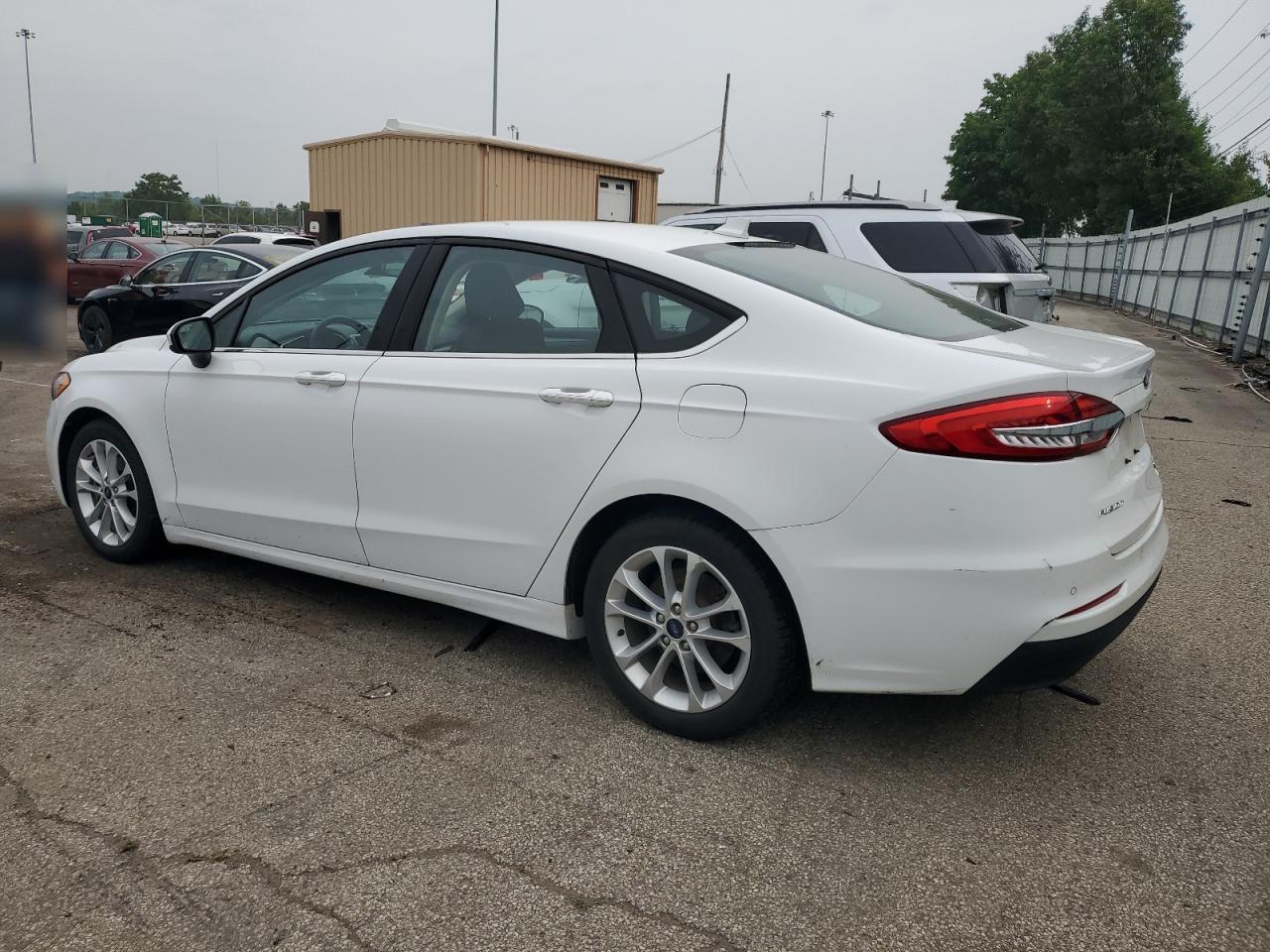 2020 Ford Fusion Se - Image 2
