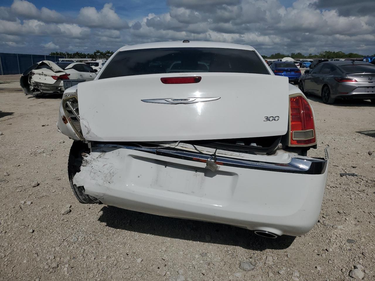 2014 Chrysler 300 - Фото 6