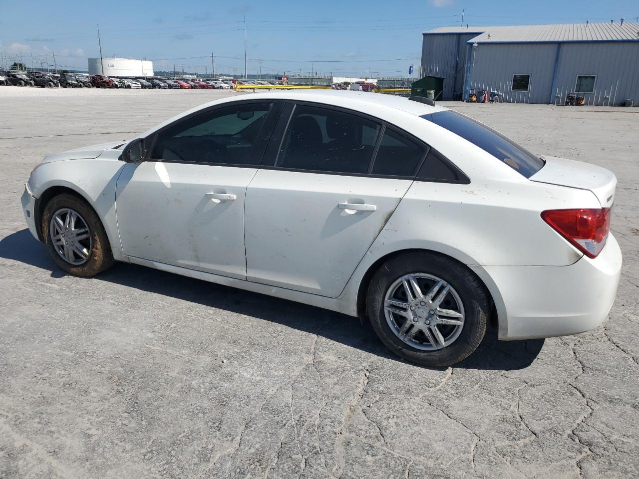 2015 Chevrolet Cruze Ls - Фото 2