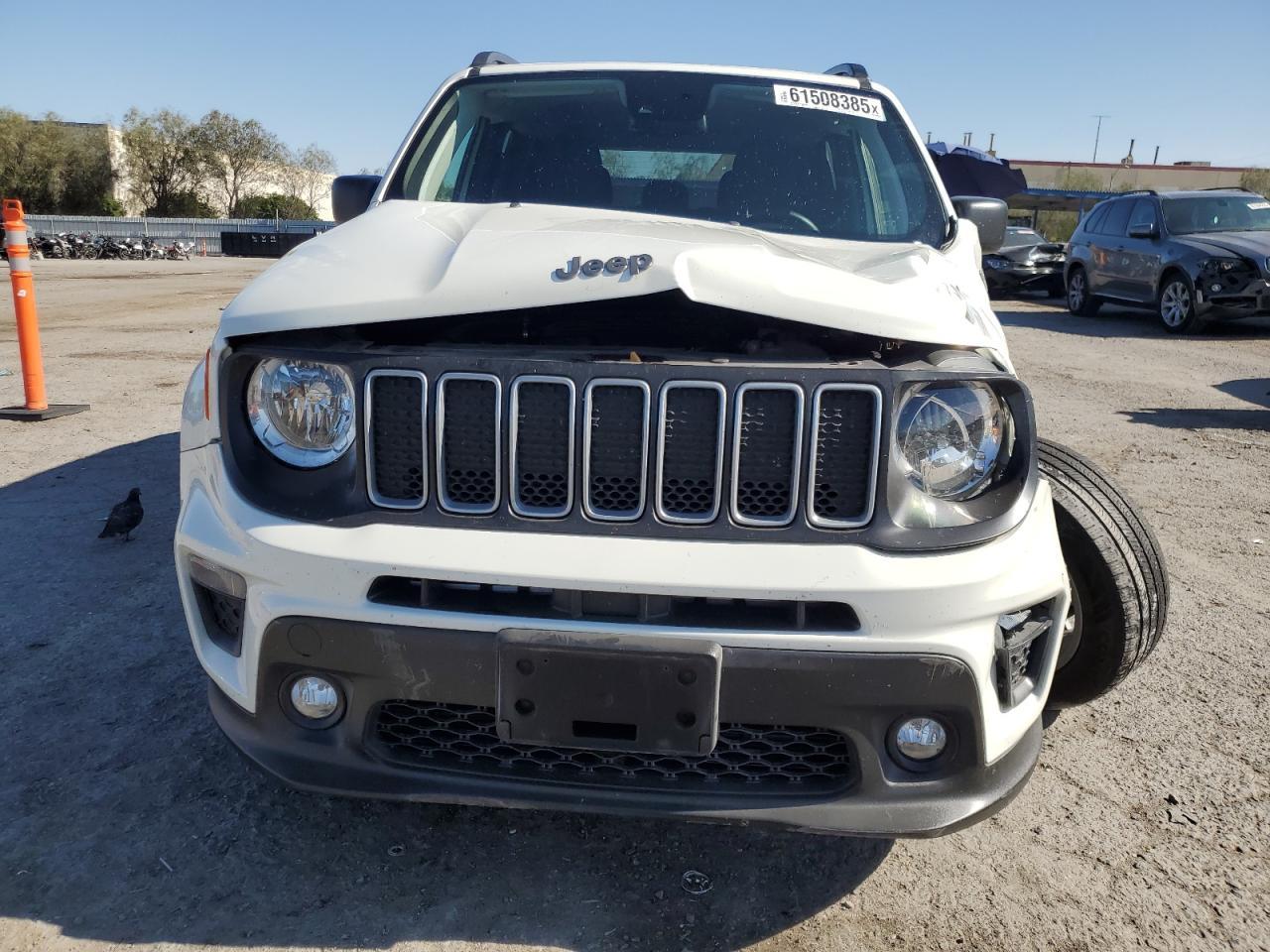2022 Jeep Renegade Latitude - Image 5