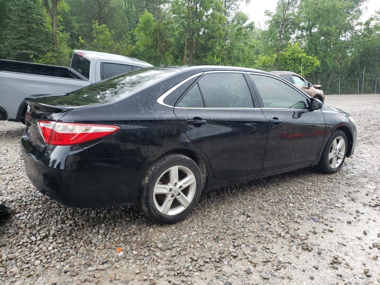 2015 Toyota Camry Le - Фото 3