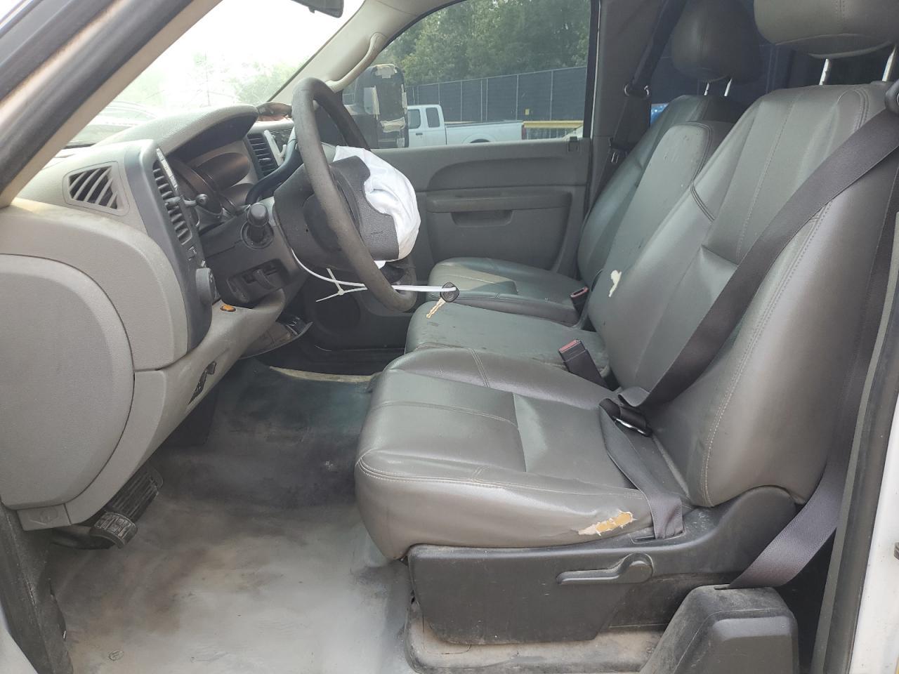 2013 Chevrolet Silverado C2500 Heavy Duty - Image 7