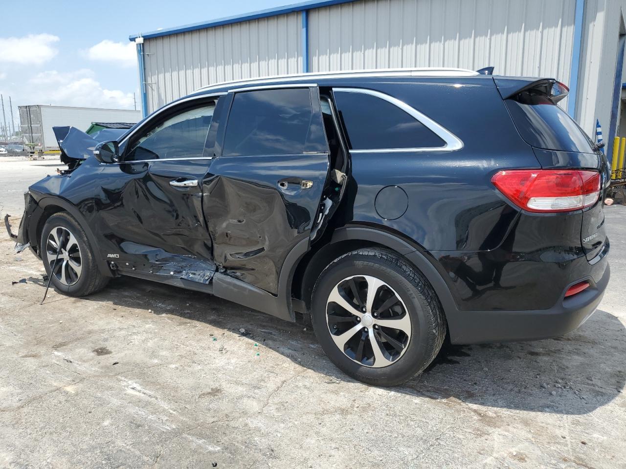 2017 Kia Sorento Ex - Image 2