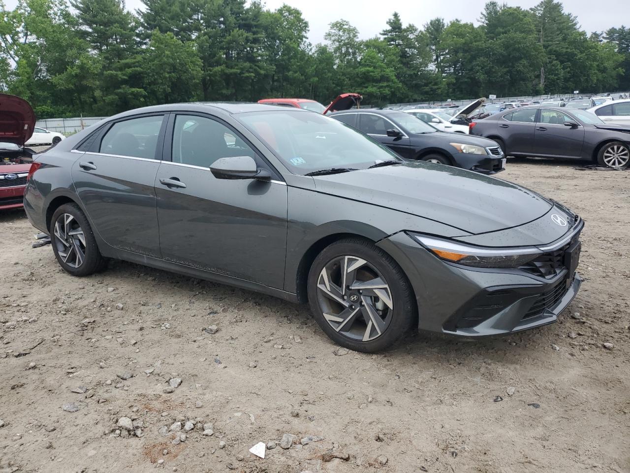 2024 Hyundai Elantra Sel - Image 4