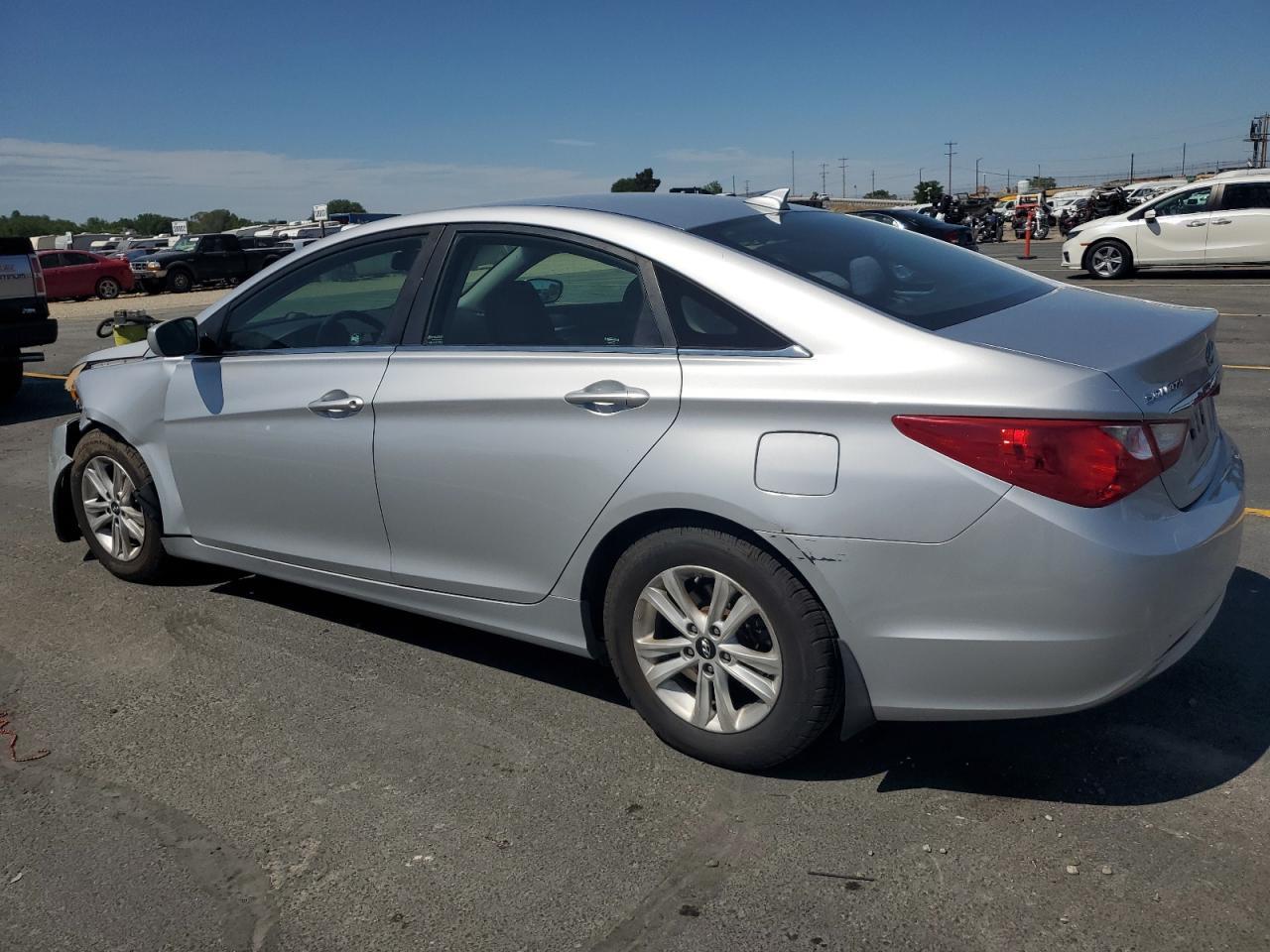 2013 Hyundai Sonata Gls - Image 2