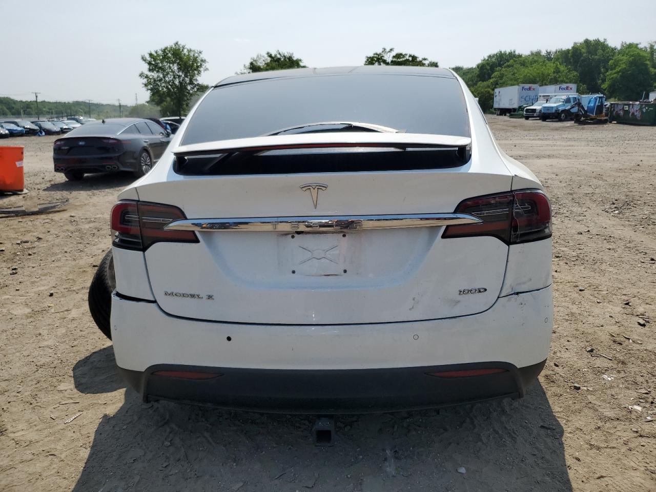 2017 Tesla Model X - Фото 6