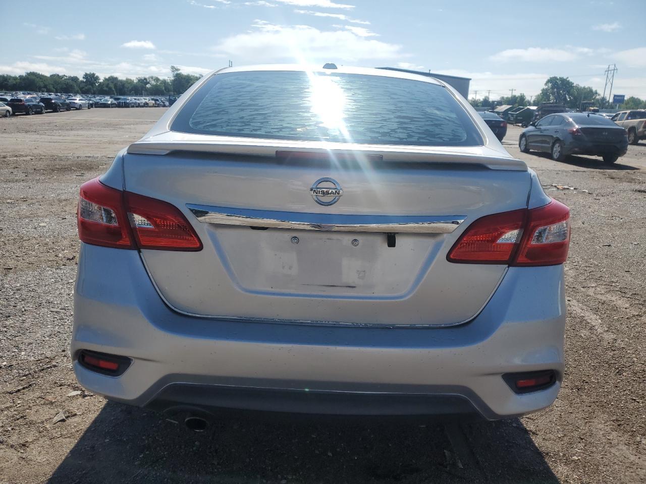 2017 Nissan Sentra S - Фото 6