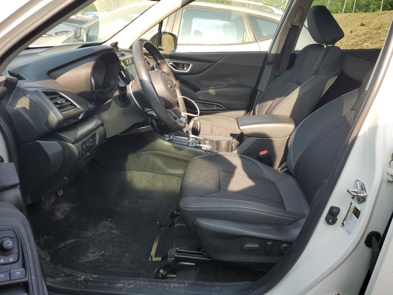 2022 Subaru Forester Premium - Image 7