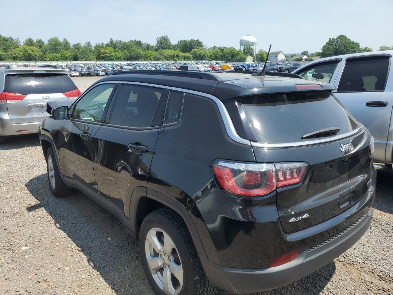 2020 Jeep Compass Latitude - Фото 2