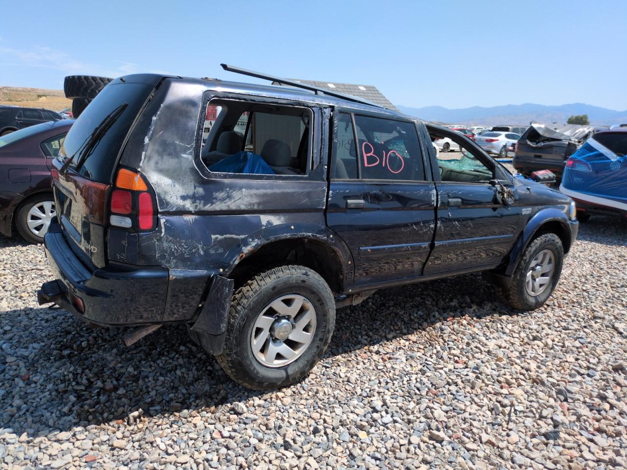 2002 Mitsubishi Montero Sport Xls - Фото 3