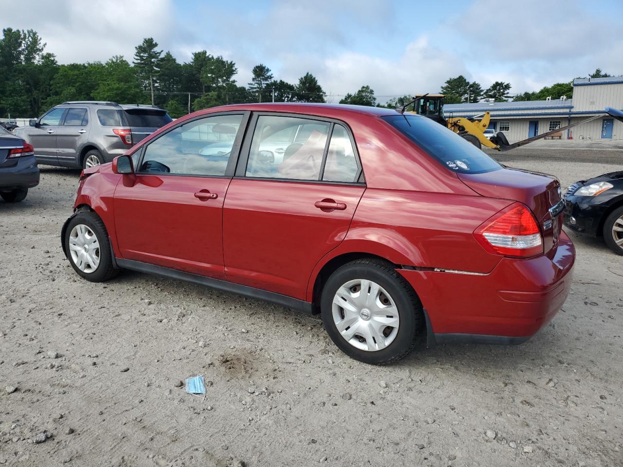 2011 Nissan Versa S - Image 2